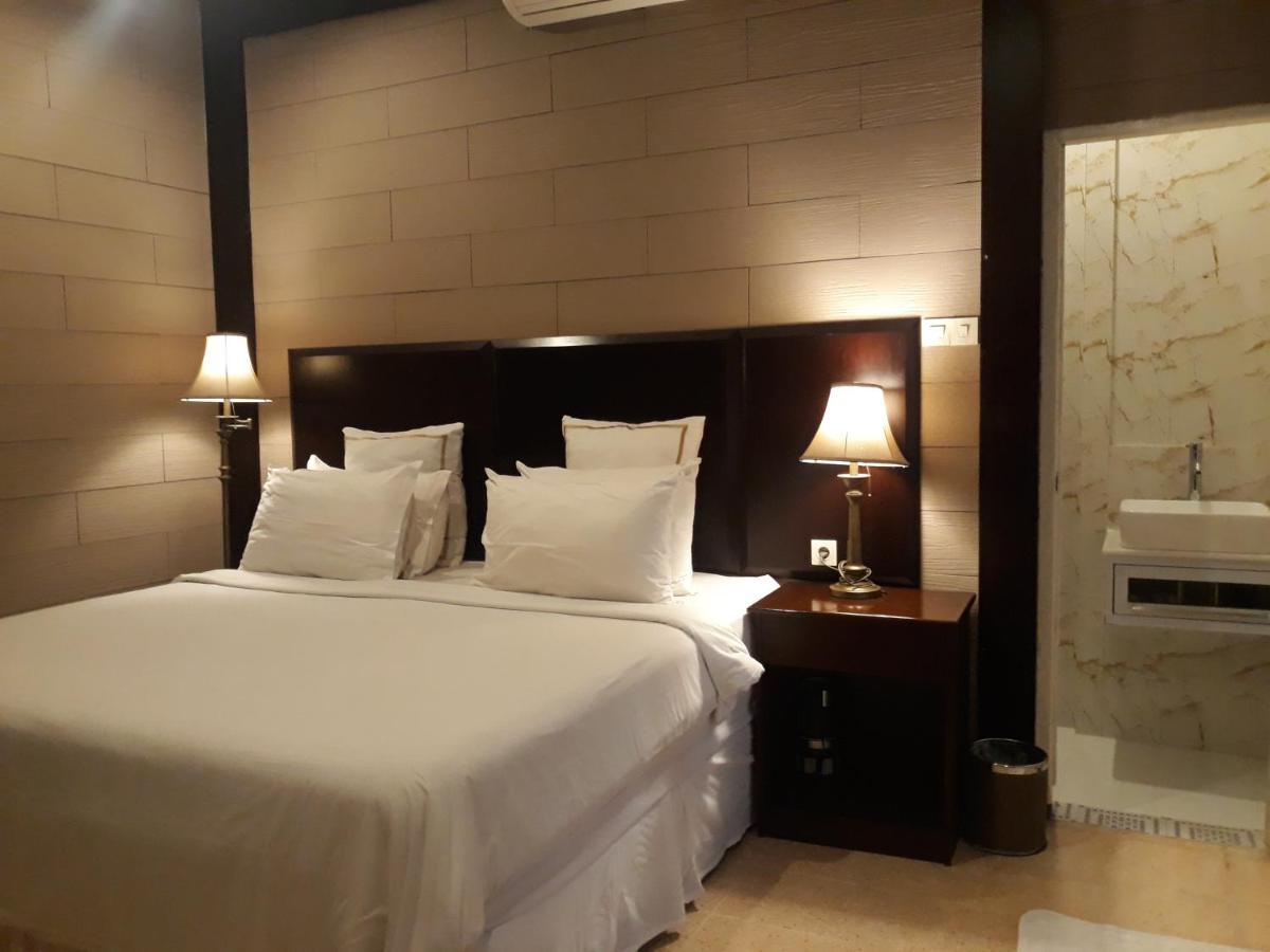 Alsalam Syariah Guesthouse Solo Extérieur photo