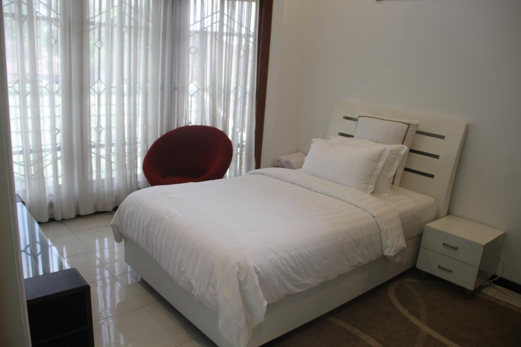 Alsalam Syariah Guesthouse Solo Extérieur photo
