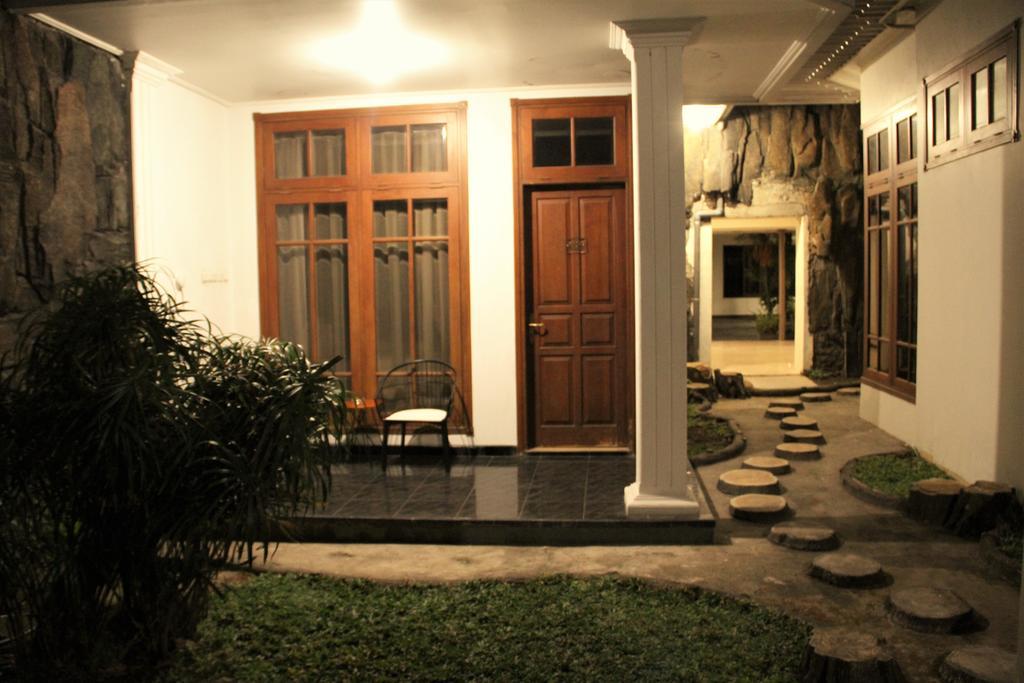 Alsalam Syariah Guesthouse Solo Extérieur photo