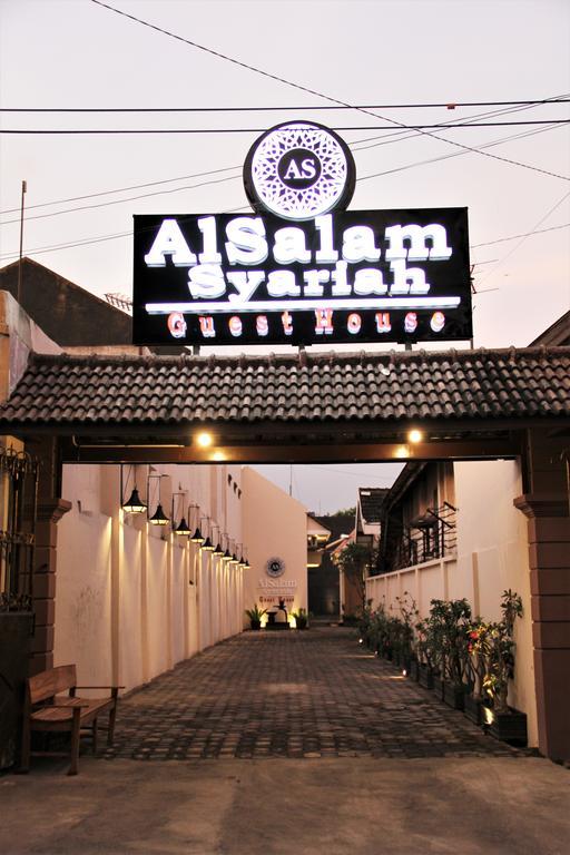 Alsalam Syariah Guesthouse Solo Extérieur photo